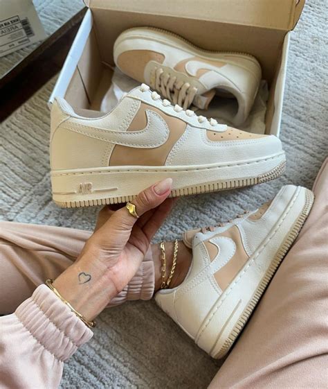 Tenis nike cor nude air force